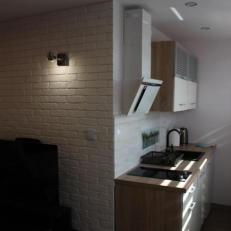 Отель Apartament Dmowskiego Ломжа Экстерьер фото