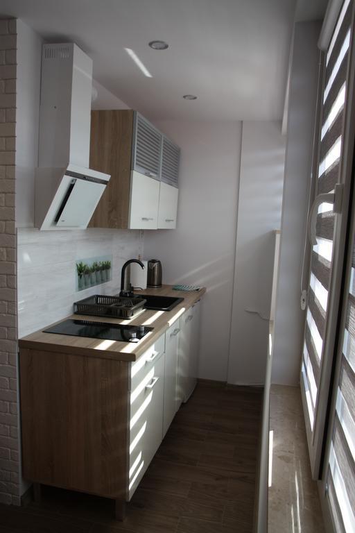 Отель Apartament Dmowskiego Ломжа Экстерьер фото